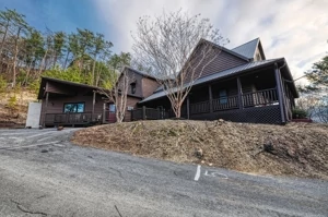 Tanner Manor - The Ranch - Pigeon Forge, Tennessee