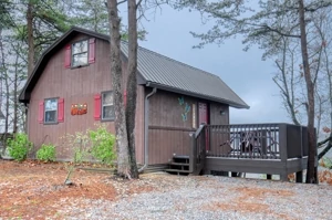 Tanner Manor - Kissing the Clouds - Pigeon Forge, Tennessee