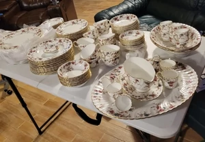 MINTON CHINA Ancestral Dinnerware Set 12 - 8 piece place settings and 13 serving pieces (109 pcs total) Rare Find England