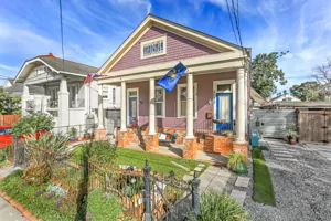 5 Fat Columns & A Fish Pond We Love NOLA Travel